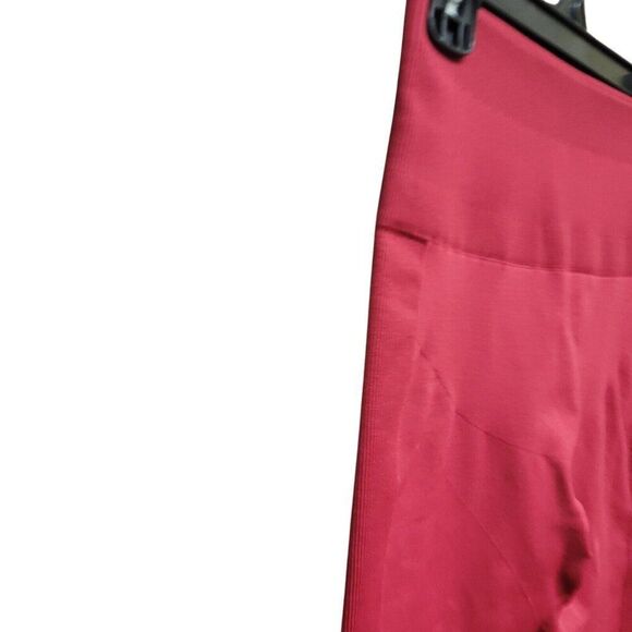 Lululemon Zone In Crop Size 6 Red‎ Seamless High Rise Yoga Leggings - Picture 13 of 16